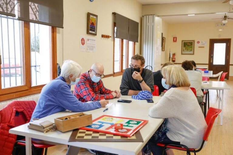 Brettspill på engelsk for pensjonister i Alfaz del Pi