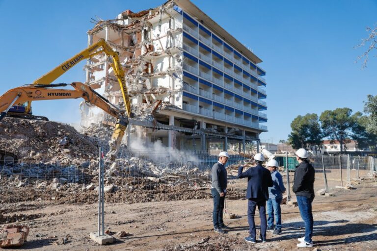 BBVA-bygget i Albir er revet – blir til &laquo;Delfin Natura&raquo;