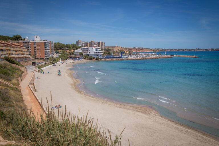 Stranden på Campoamor får utsiktspunkt