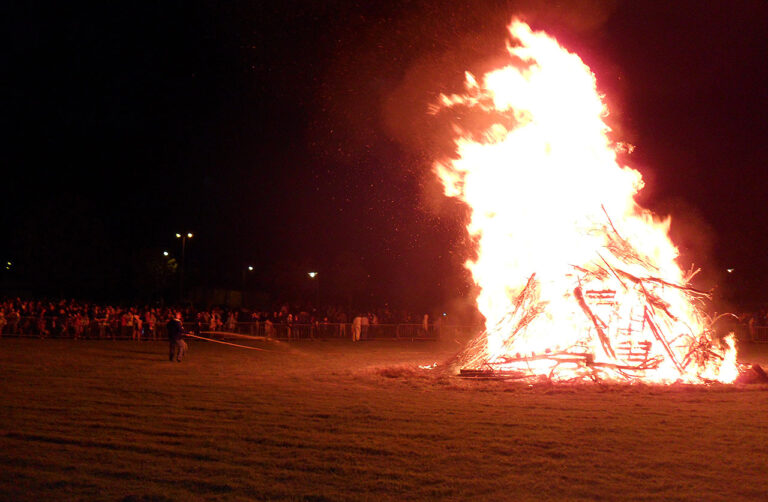 På seks strender i Marbella kan du feire Sankt Hans