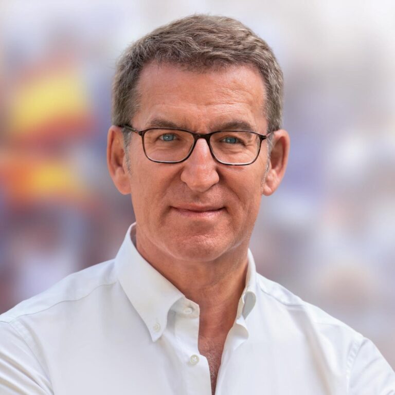 Spania står foran store økonomiske og sosiale endringer om de konservative vinner valget