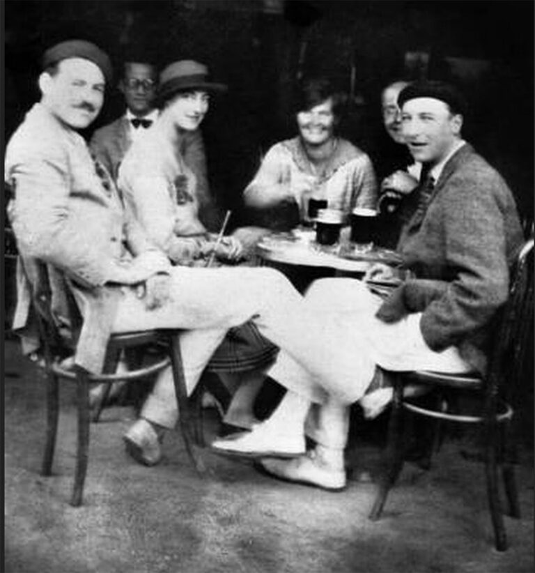 &laquo;Vi kom i Pamplona midt på natta&raquo;: Hemingways første møte med okseløpet i Pamplona