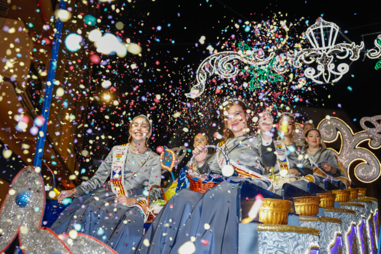 Fiesta-parade i Alfaz del Pi: Desfile del Humor 2023