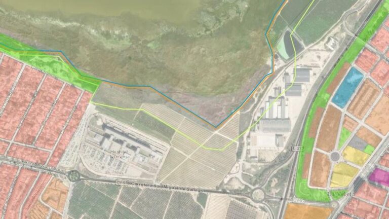 Sykkel og gangvei fra sentrum av Torrevieja til sykehuset