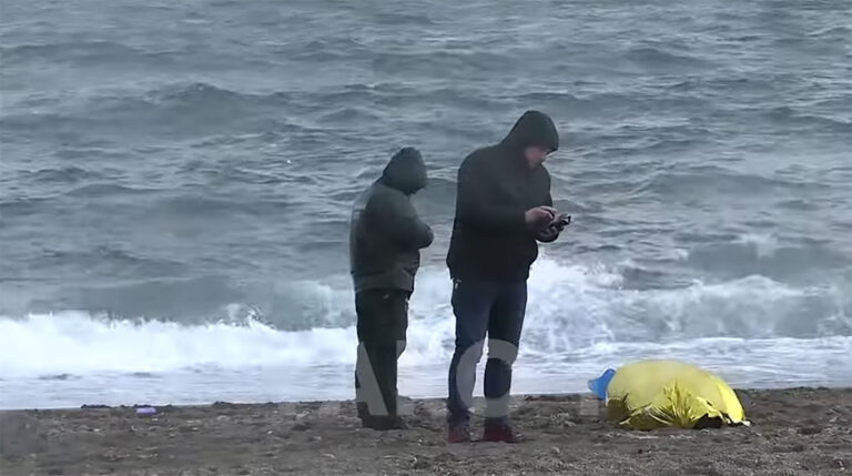 Politiet etterforsker migrantlik med «bundne hender og føtter» funnet flytende i vannet ved Balearene