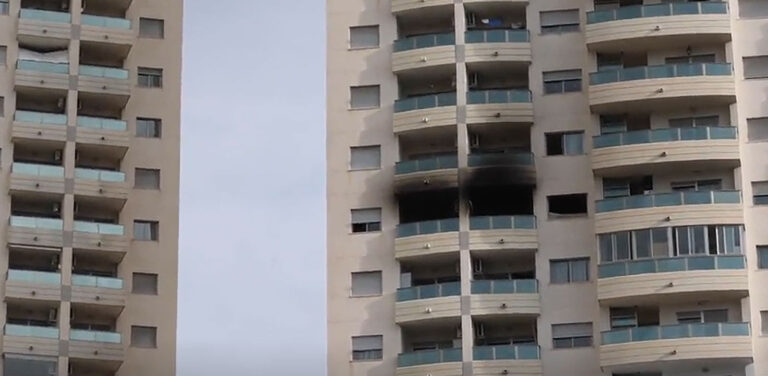 Tre generasjoner døde i blokkbrann