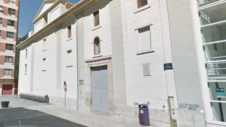 Fjerner minnesmerke for Francos-offer