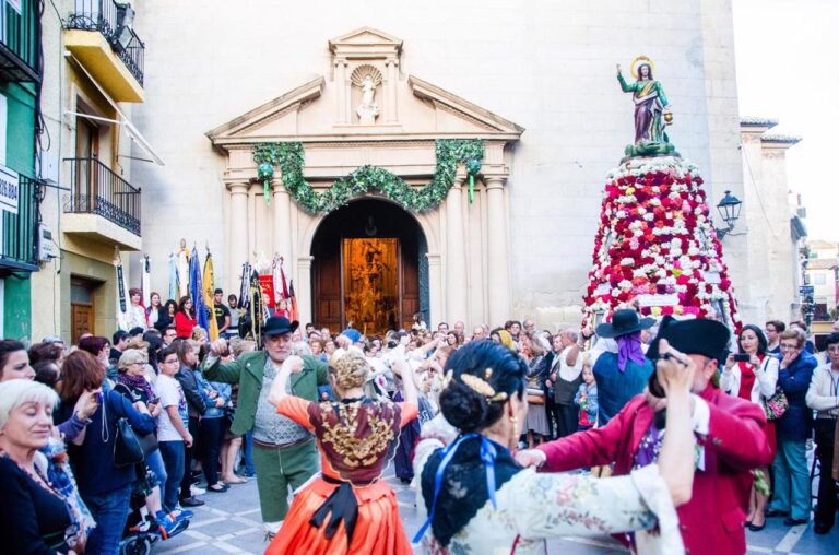 Bli med å feire helgenens tårer i Villajoyosa 5-7. mai