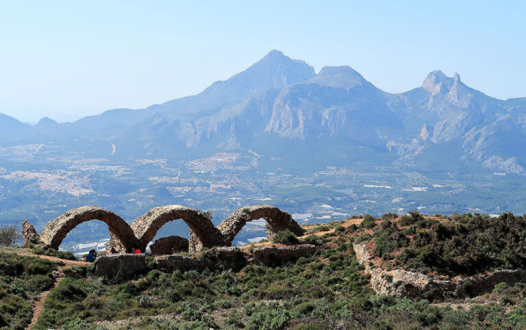 Bli med til &laquo;ørneredet&raquo; Fort de Bernia i Altea