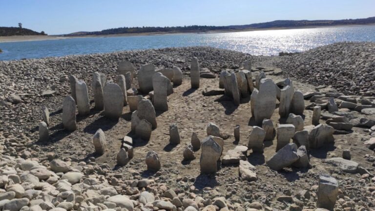 Arkeologiske skatter frem i dagen etter tørke