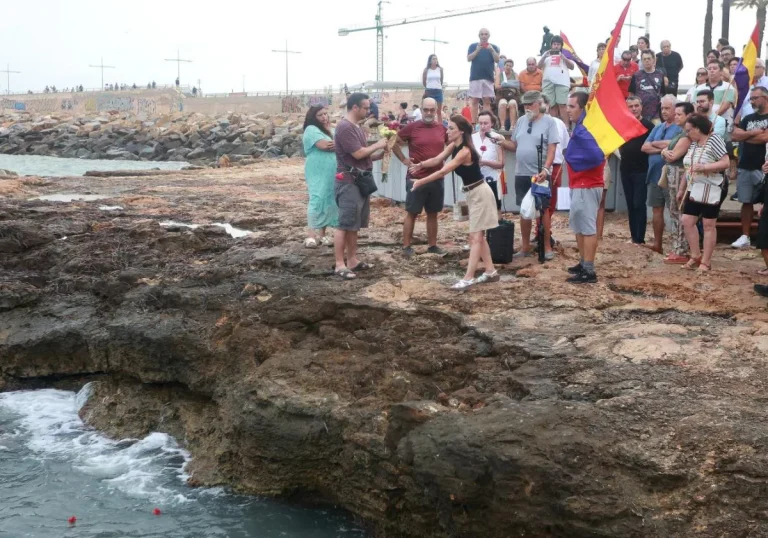 Minner bombingen av Torrevieja 25. august