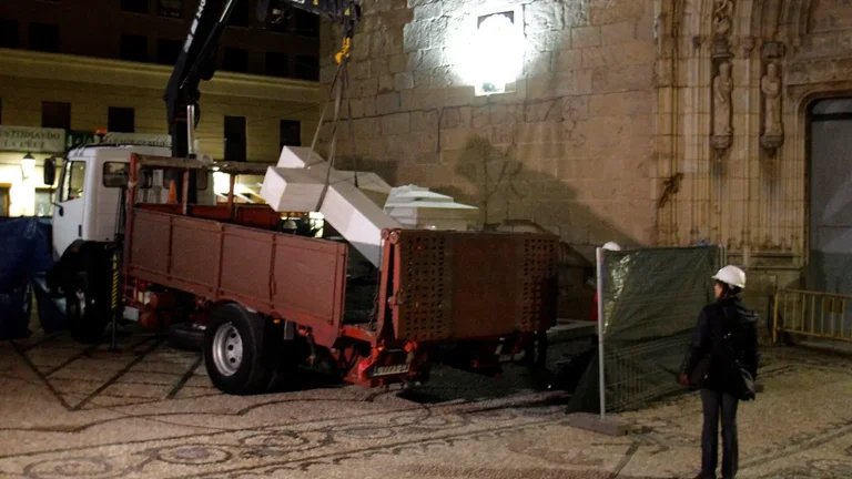 Årelang krangel: Kirken eier korset men kommunen eier grunnen