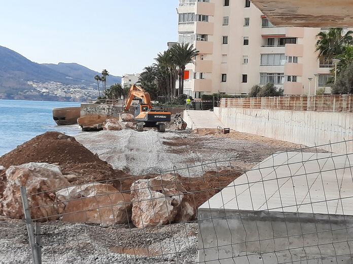 maquinaria-obras-senda-peatonal-Cap-Negret-web