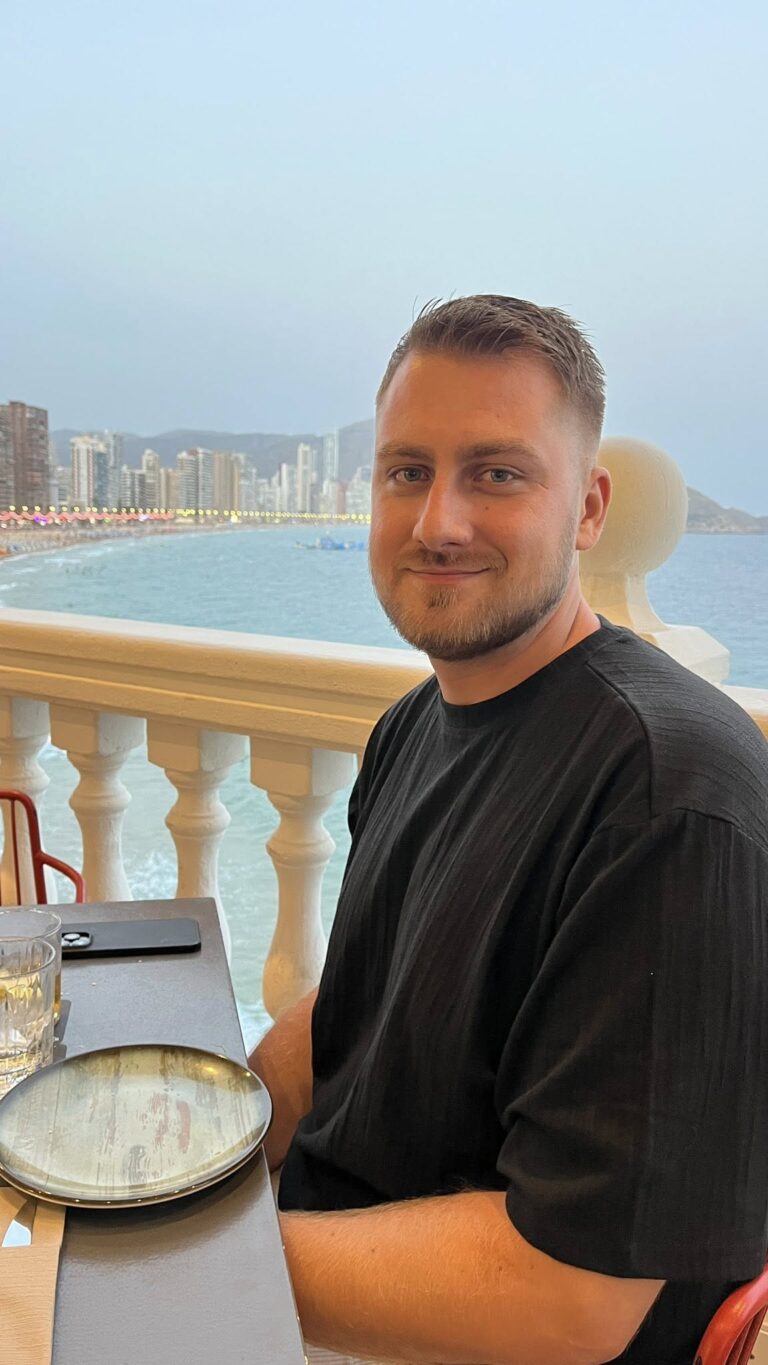 Svenske drept under ran av mobiltelefon