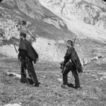 Carabiniers_au_port_de_Vénasque,_Luchon,_12_août_1892